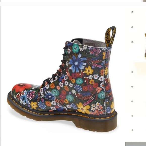 Dr MARTENS 1460 PASCAL FLORAL Lace up Boot Size: 5 - Picture 6 of 6